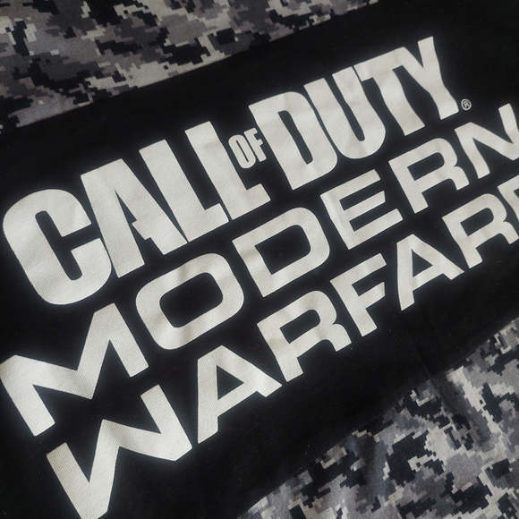 Call Of Duty Modern Warfare T-Shirt Size Small - Picture 3 of 8